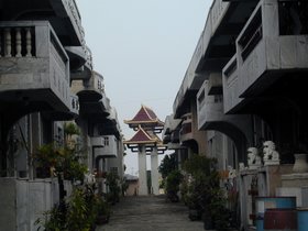 Eingangstor von der Seite