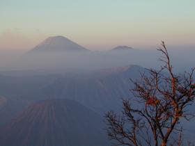 Bromo
	      und Semeru