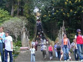 Doi Suthep, Treppe