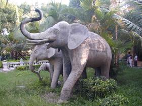 Elefantenfigur im Palastgarten