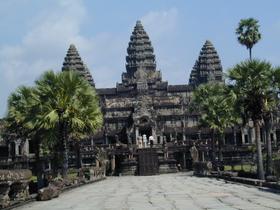 Vor
		der dritten Mauer