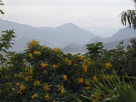 Blick vom Hügel in die Ebene