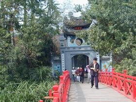 Kleiner Tempel im Hoan-Kiem See