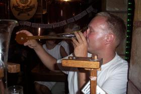 Seltsame Biergläser in Pattaya Seltsame Biergläser in Pattaya